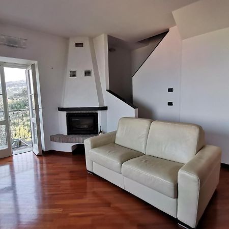 Terrazza Eugenia Villa ลาวาญา ภายนอก รูปภาพ